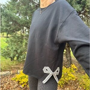 Bow Crewneck